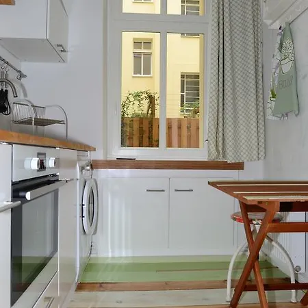 Mopsbox Berlin