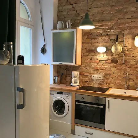 Mopsbox Berlin